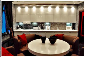 Luxury 2 Bedroom Apartment in the Center Of Odessa